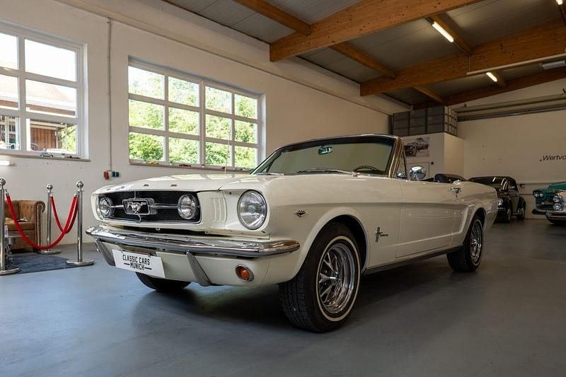 Weiß Gebraucht 1965 Ford Mustang Cabrio | 38.500 € - Bild 1/4
