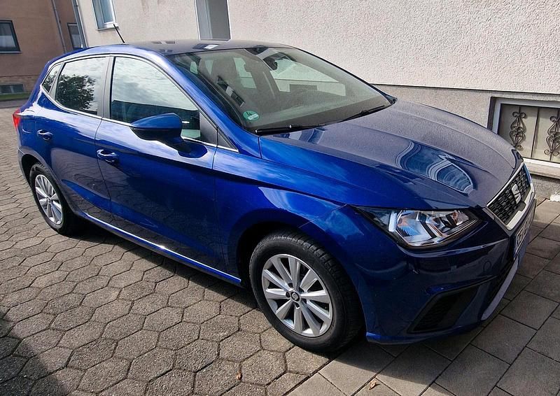 Blau Gebraucht 2018 Seat Ibiza Kleinwagen | 10.399 € (Guter Preis) - Bild 1/4