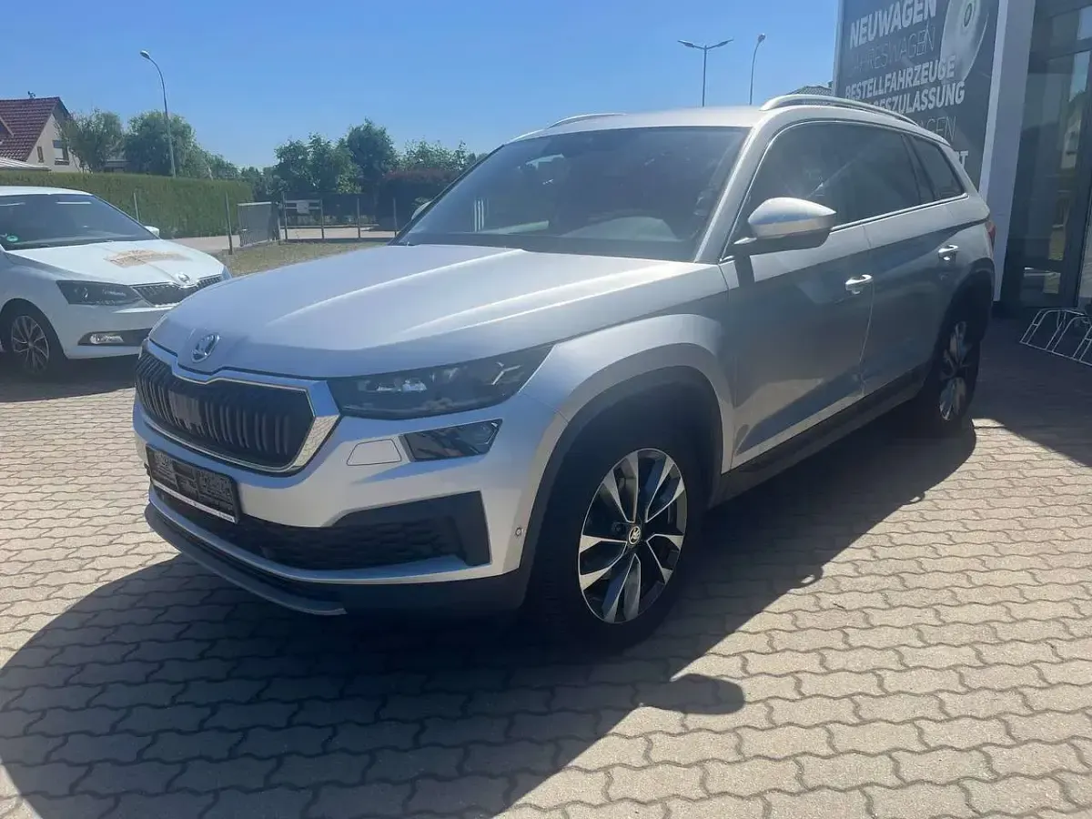 Gebraucht Skoda Kodiaq Tour 150 PS (110 kW) 2022 Brilliantsilber metallic SUV