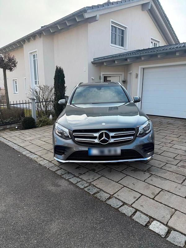 Gebraucht Mercedes GLC220 AMG line 170 PS (125 kW) 2015 Grau SUV