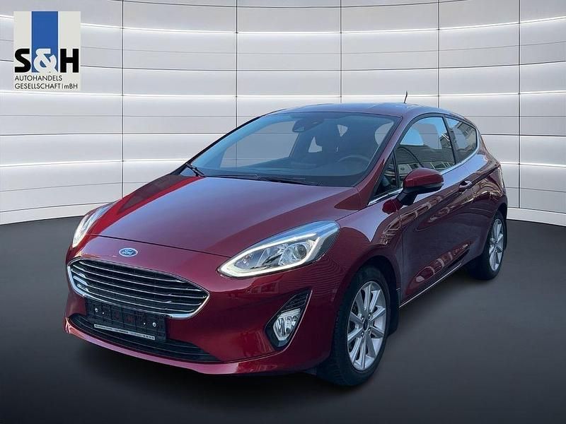 Gebraucht Ford Fiesta Titanium 125 PS (91 kW) 2018 Rot Limousine