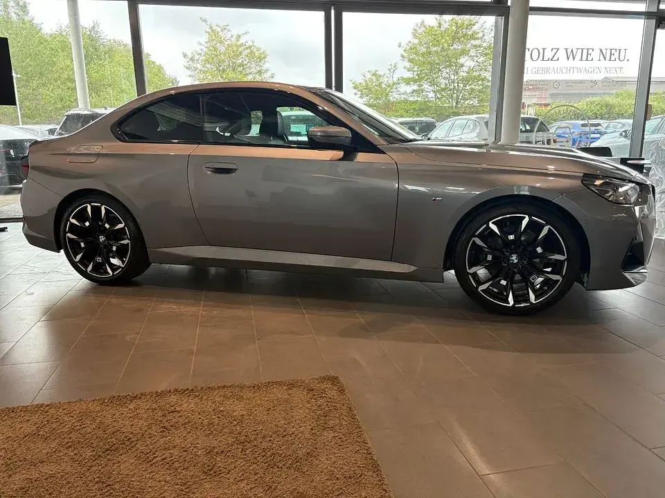 Gebraucht BMW 220 Performance 184 PS (135 kW) 2025 Grau Coupé