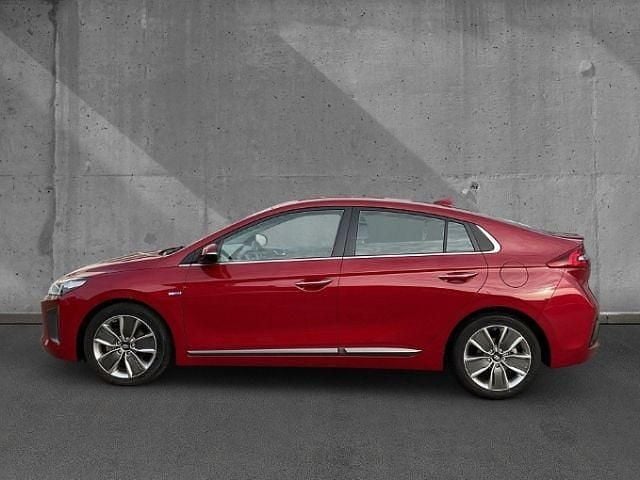 Gebraucht Hyundai Ioniq Style 141 PS (103 kW) 2019 Rot Kleinwagen