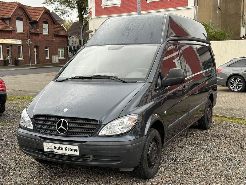 Schwarz Gebraucht 2007 Mercedes Vito Van / Kleinbus | 8.400 € (Teuer) - Bild 1/4