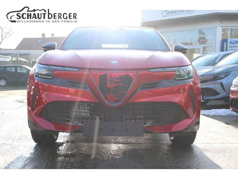 Neu Alfa Romeo GT Junior 145 PS (106 kW) 2026 Rot SUV