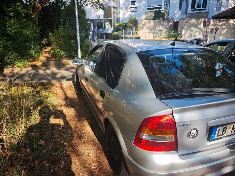 Silber Gebraucht 2001 Opel Astra Comfort Limousine | 1.000 € (Fairer Preis) - Bild 1/4