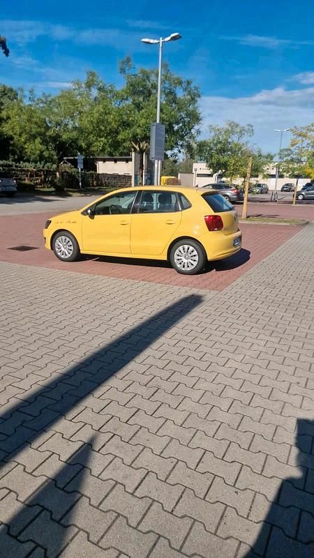 Gelb Gebraucht 2011 VW Polo Kleinwagen | 3.200 € (Superpreis) - Bild 1/4