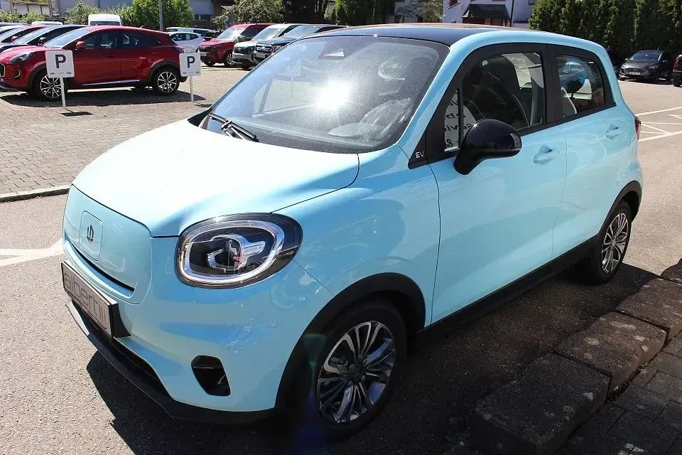 Neu Leapmotor T03 69 kW (95 PS) 2026 Blau Kleinwagen