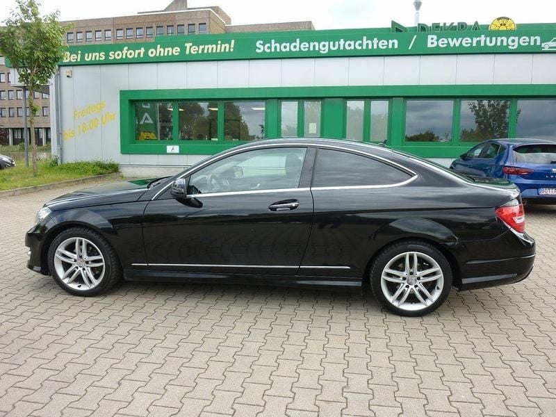 Gebraucht Mercedes C180 156 PS (114 kW) 2012 Schwarz Coupé