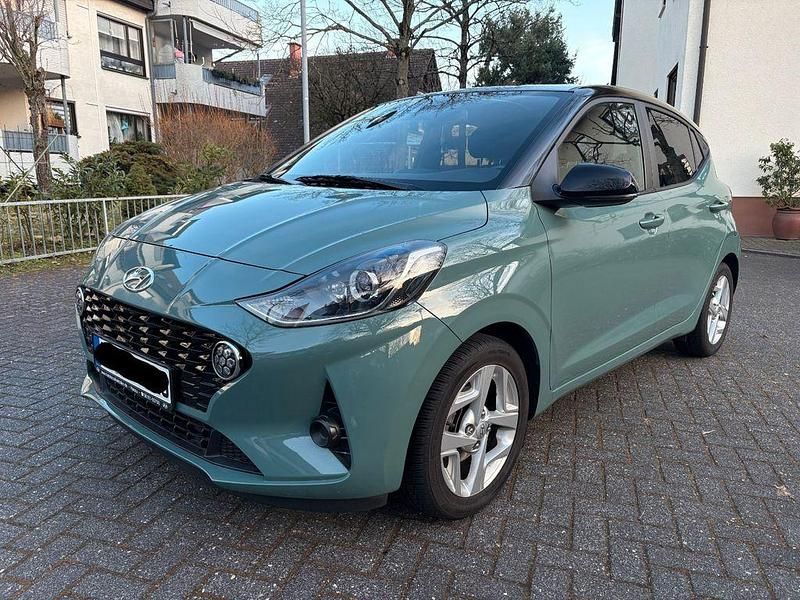 Grün Gebraucht 2023 Hyundai i10 GO! Kleinwagen | 12.900 € (Fairer Preis) - Bild 1/4