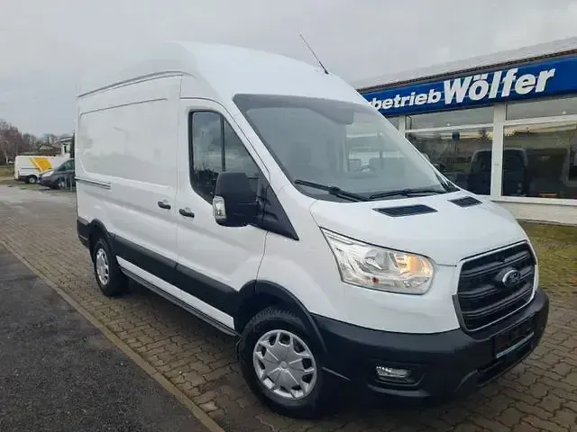 Second-hand Ford Transit Trend 131 CP (96 kW) 2020 Alb Monovolum