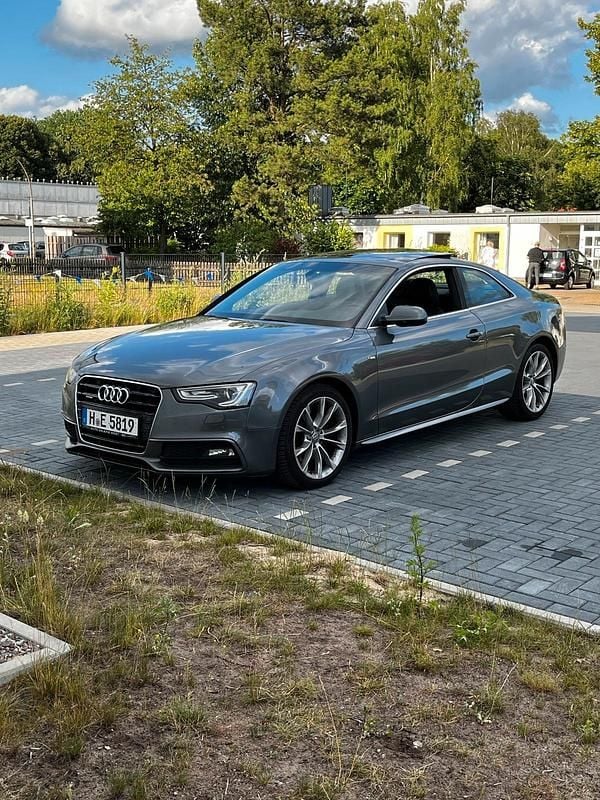 Grau Gebraucht 2014 Audi A5 Comfort Coupé | 13.990 € (Guter Preis) - Bild 1/4