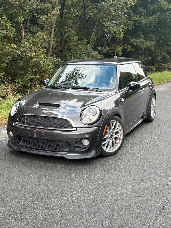 Grau Gebraucht 2011 Mini Cooper S Coupé Coupé | 6.800 € (Fairer Preis) - Bild 1/4