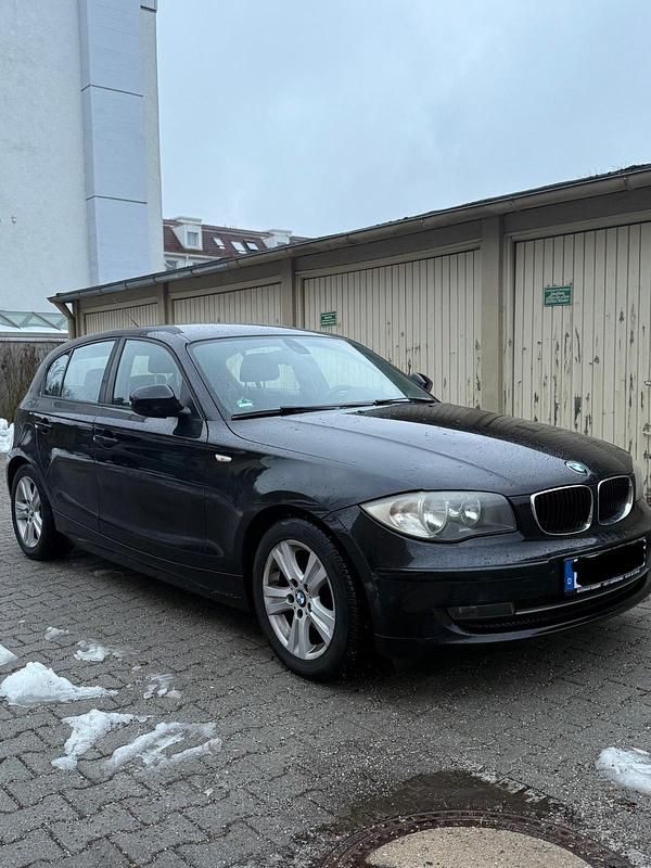 Gebraucht BMW 118 143 PS (105 kW) 2011 Silber Kleinwagen