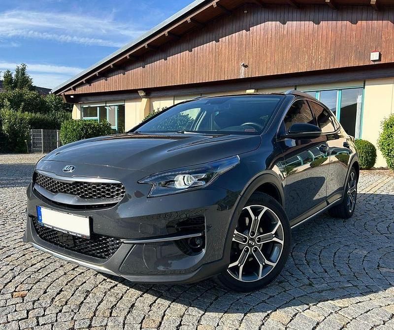 Grau Gebraucht 2019 Kia XCeed Platinum Edition SUV | 16.990 € (Fairer Preis) - Bild 1/4