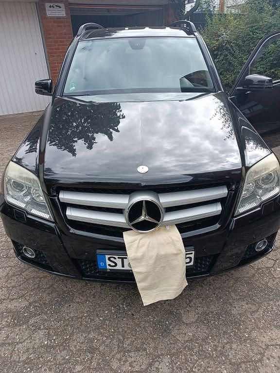 Schwarz Gebraucht 2009 Mercedes GLK220 SUV | 8.500 € (Fairer Preis) - Bild 1/4