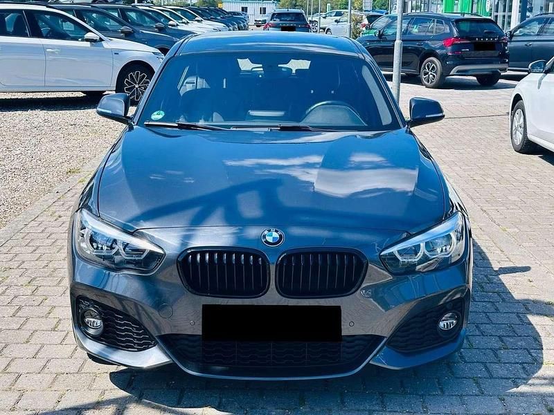 Grau Gebraucht 2017 BMW 125 M Sport Kleinwagen | 19.600 € (Fairer Preis) - Bild 1/4