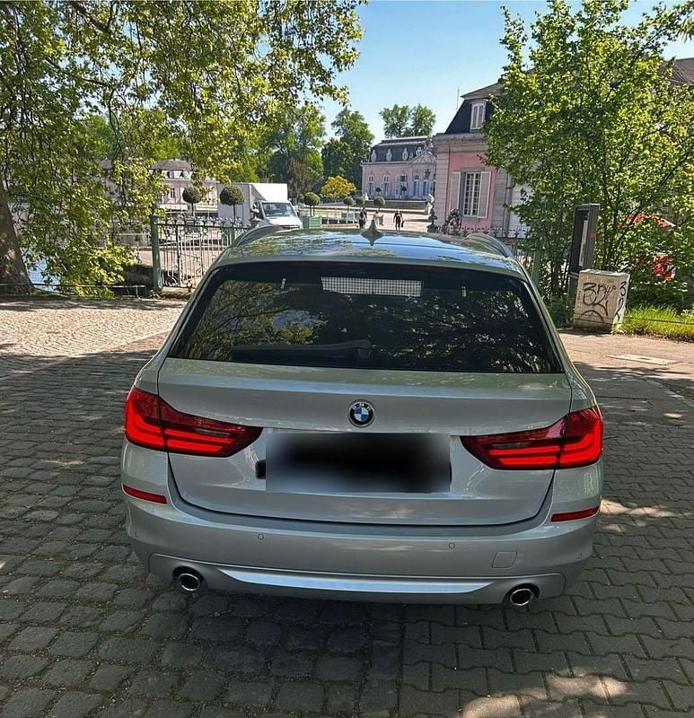 Gebraucht BMW 525 M Sport 231 PS (169 kW) 2019 Silber Kombi