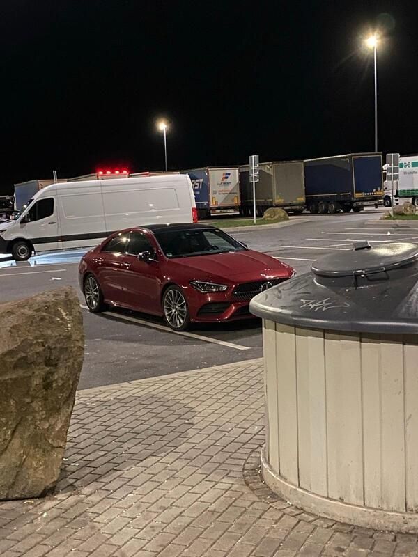 Andere außenfarben Gebraucht 2023 Mercedes CLA200 AMG line Coupé | 39.990 € - Bild 1/4