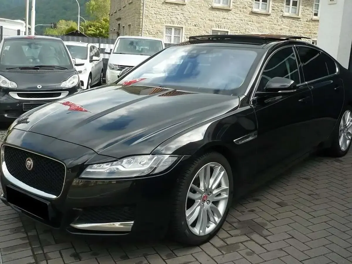 Gebraucht Jaguar XF 300 PS (220 kW) 2016 Schwarz Limousine