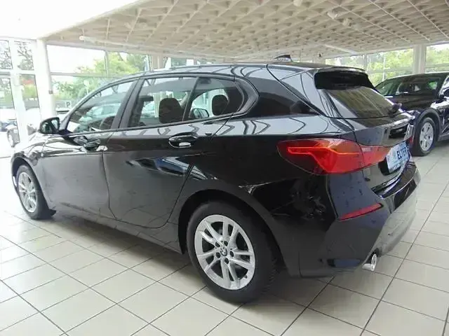Gebraucht BMW 118 Advantage 140 PS (102 kW) 2019 Schwarz ii/bonnet fluid black Kleinwagen