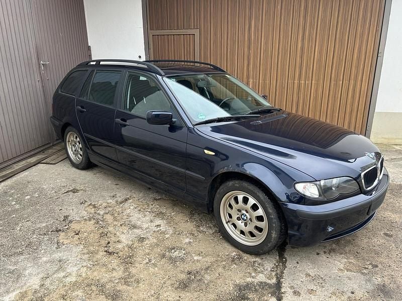 Gebraucht BMW 318 Sport Line 143 PS (105 kW) 2004 Blau Kombi