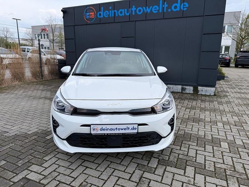 Gebraucht Kia Rio Vision 101 PS (74 kW) 2022 Weiß Limousine