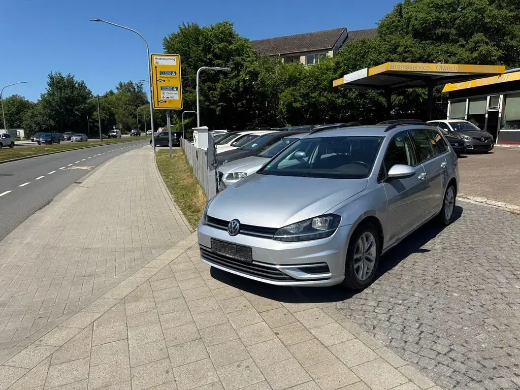 Second-hand VW Golf VII Comfortline 116 CP (85 kW) 2018 Argintiu Break