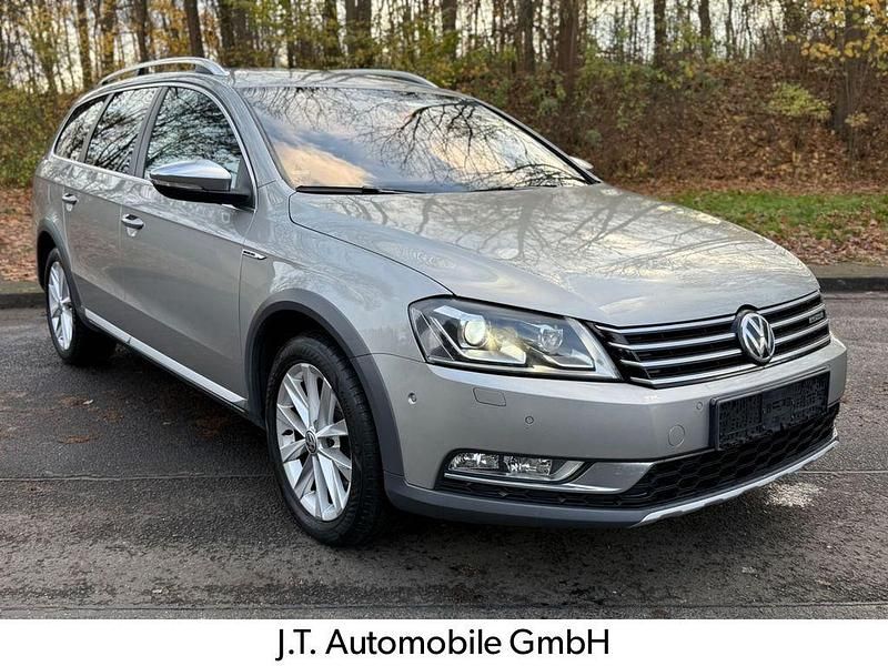Silber Gebraucht 2013 VW Passat Alltrack Basis Kombi | 9.499 € (Fairer Preis) - Bild 1/4