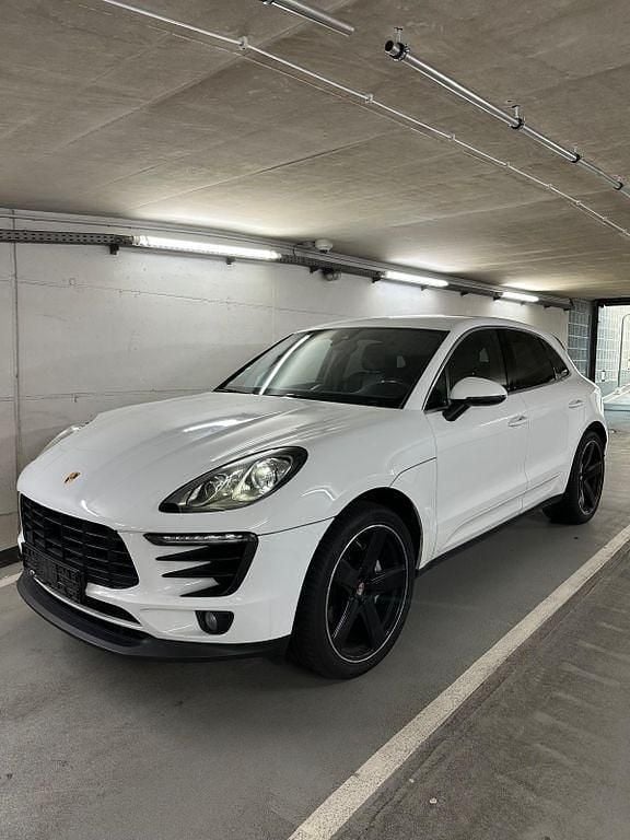 Weiß Gebraucht 2016 Porsche Macan S Sport SUV | 29.999 € (Etwas zu teuer) - Bild 1/4