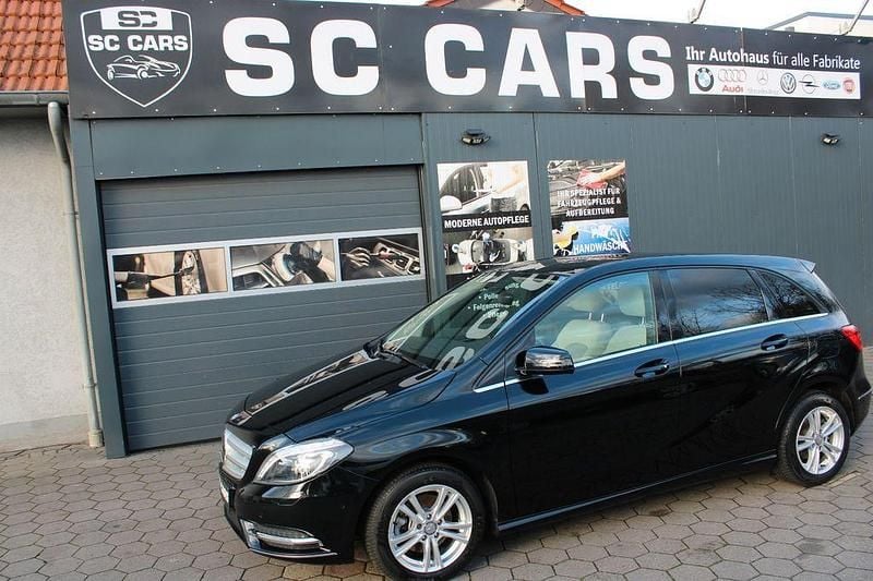 Gebraucht Mercedes B200 156 PS (114 kW) 2013 Schwarz Van / Kleinbus