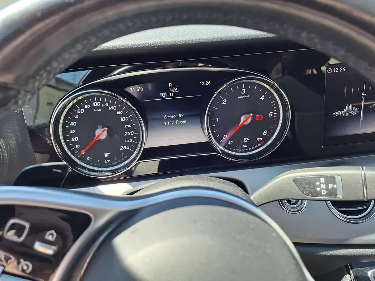 Gebraucht Mercedes E300 Exclusive 245 PS (180 kW) 2019 Blau Kombi