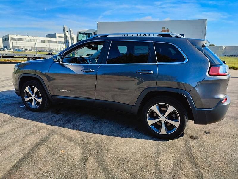 Gebraucht Jeep Cherokee Limited 194 PS (142 kW) 2020 Granite crystal met. clear coa SUV
