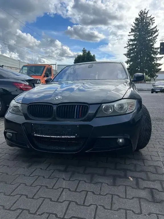 Używany BMW 320 170 KM (125 kW) 2008 Czarny Sedan/Limuzyna