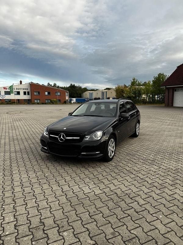Schwarz Gebraucht 2012 Mercedes C220 Kombi | 8.250 € (Guter Preis) - Bild 1/4