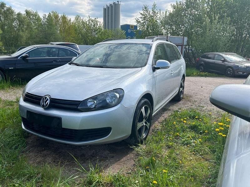 Gebraucht VW Golf VI 105 PS (77 kW) 2010 Silber Kleinwagen