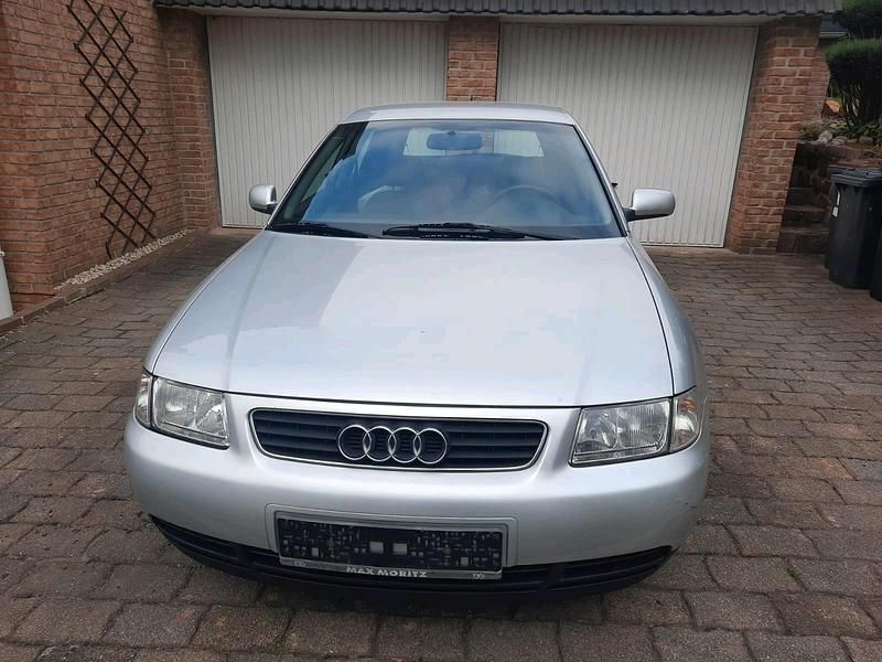 Silber Gebraucht 2000 Audi A3 Limousine | 780 € (Guter Preis) - Bild 1/4