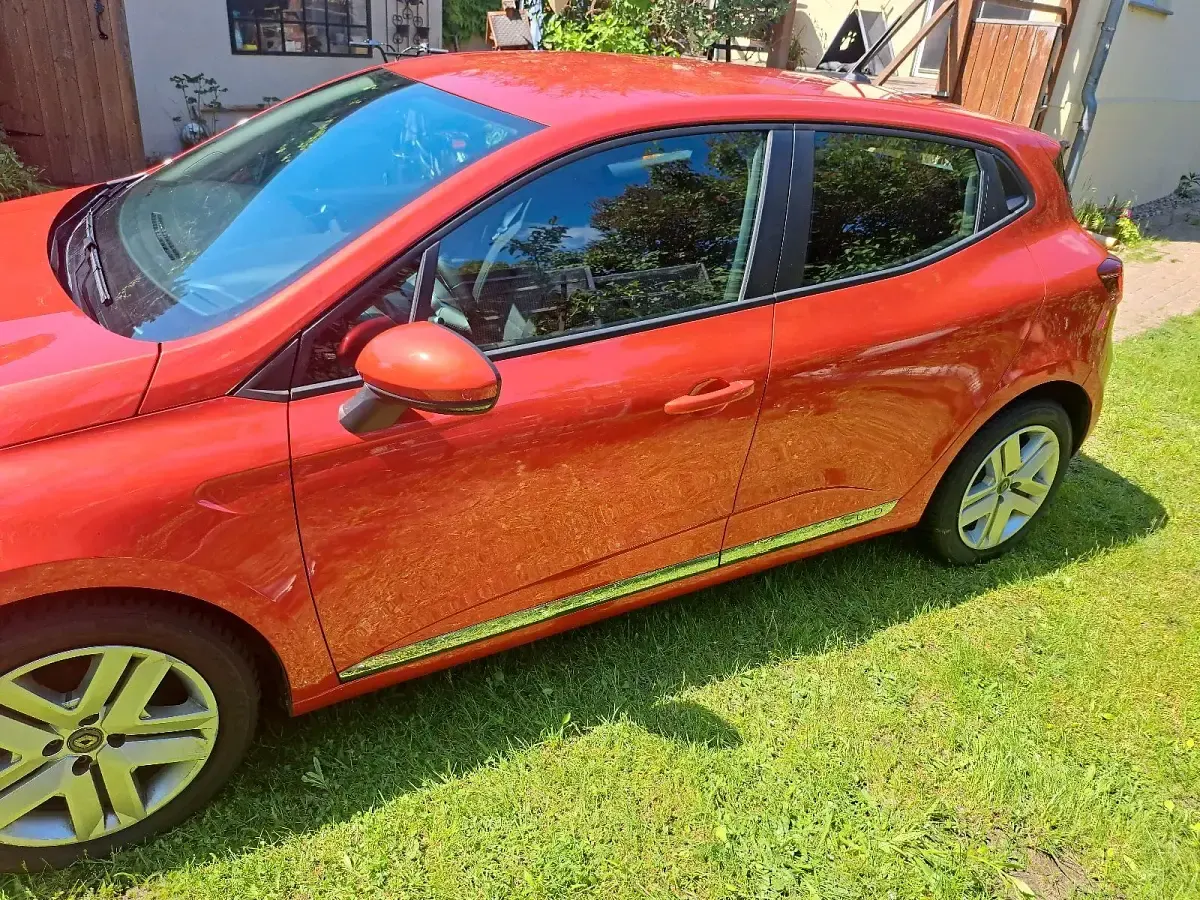 Gebraucht Renault Clio 60 PS (44 kW) 2021 Rot Kleinwagen