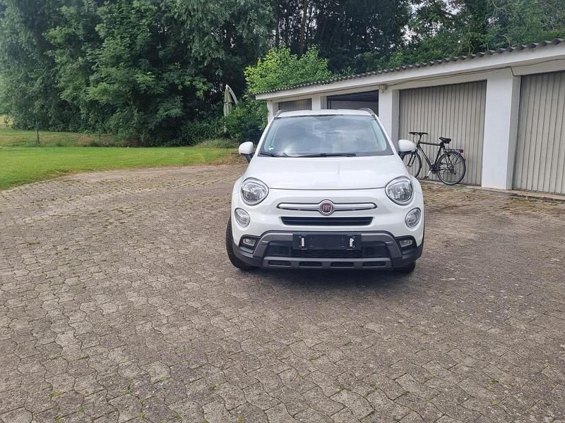 Weiß Gebraucht 2016 Fiat 500 Kleinwagen | 11.000 € - Bild 1/4