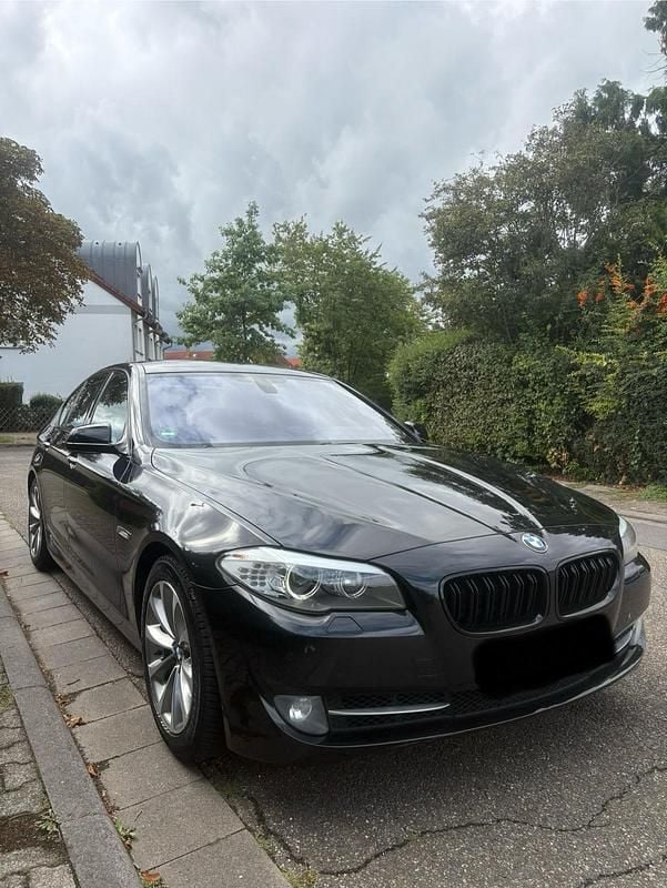 Schwarz Gebraucht 2010 BMW 550 Limousine | 15.000 € (Guter Preis) - Bild 1/4