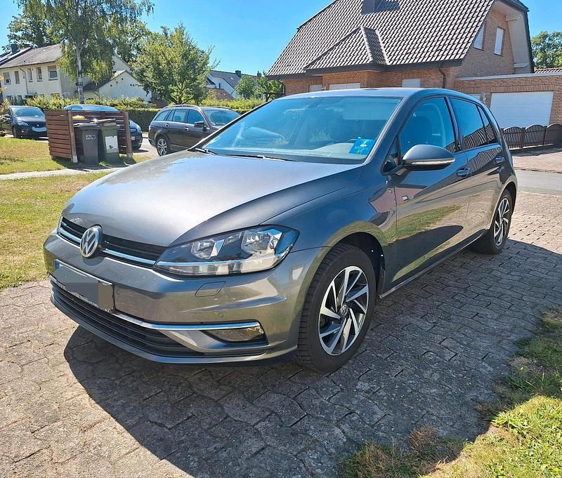 Grau Gebraucht 2017 VW Golf VII Sound Limousine | 11.500 € (Fairer Preis) - Bild 1/4