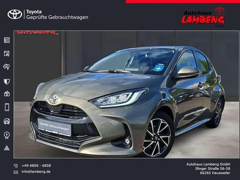 Manganbronze metallic Gebraucht 2020 Toyota Yaris Club Kleinwagen | 17.490 € (Fairer Preis) - Bild 1/4