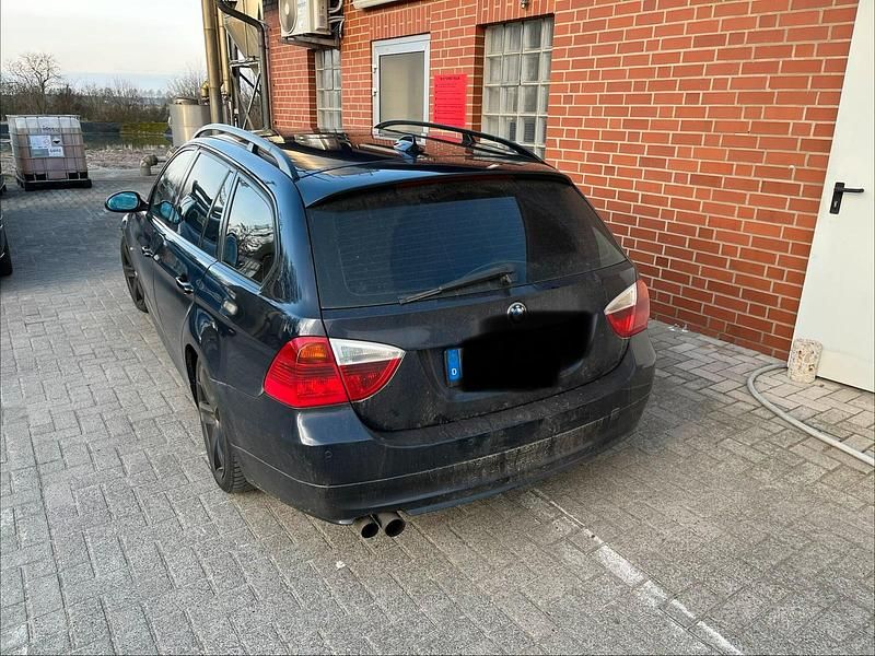 Gebraucht BMW 325 218 PS (160 kW) 2008 Blau Kombi