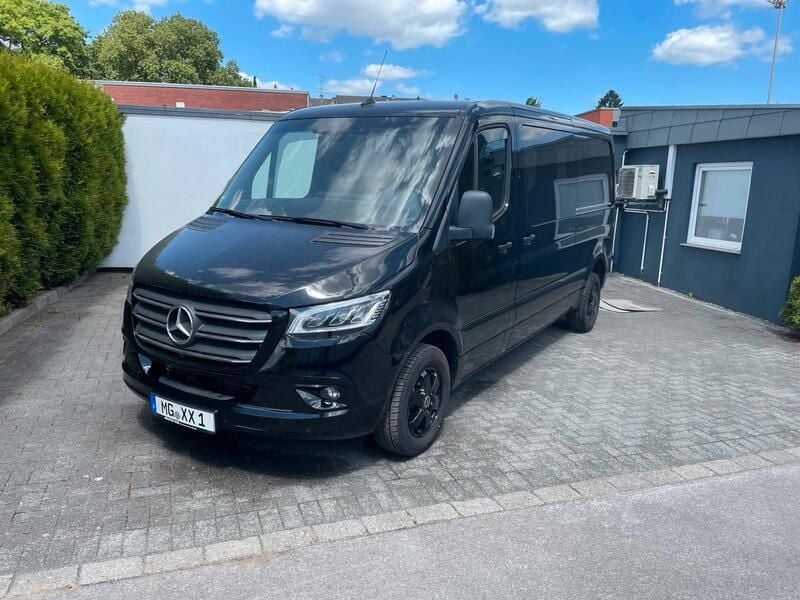 Schwarz Gebraucht 2023 Mercedes Sprinter Van | 52.450 € - Bild 1/4