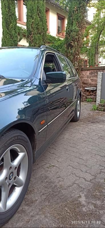 Gebraucht BMW 520 150 PS (110 kW) 1999 Grün Kombi