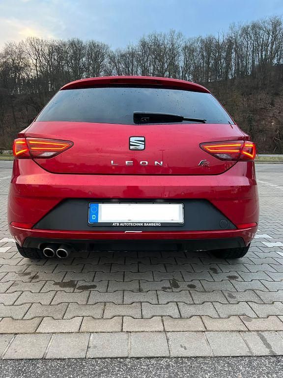 Rot Gebraucht 2018 Seat Leon FR Limousine | 12.300 € (Fairer Preis) - Bild 1/4