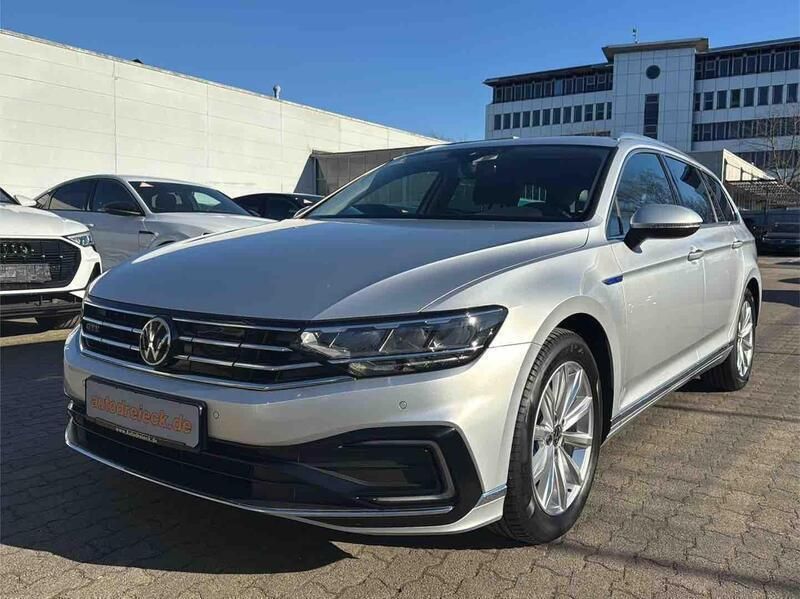 Silber Gebraucht 2021 VW Passat GTE Kombi | 18.950 € (Guter Preis) - Bild 1/4