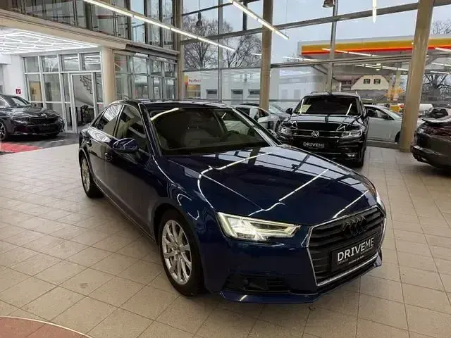 Używany Audi A4 Ambiente 250 KM (183 kW) 2016 Niebieski Sedan/Limuzyna
