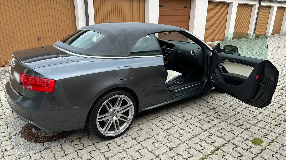 Gebraucht Audi A5 Cabriolet Ambiente 245 PS (180 kW) 2012 Grau Cabrio