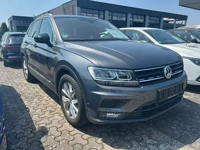 Gebraucht VW Tiguan IQ Drive 150 PS (110 kW) 2020 Grau SUV